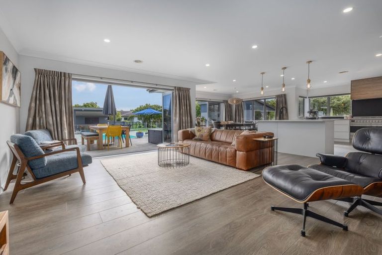 Photo of property in 1 Moss Lane, Raumati Beach, Paraparaumu, 5032