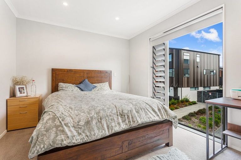 Photo of property in 11 Rangitamiro Place, Hobsonville, Auckland, 0616