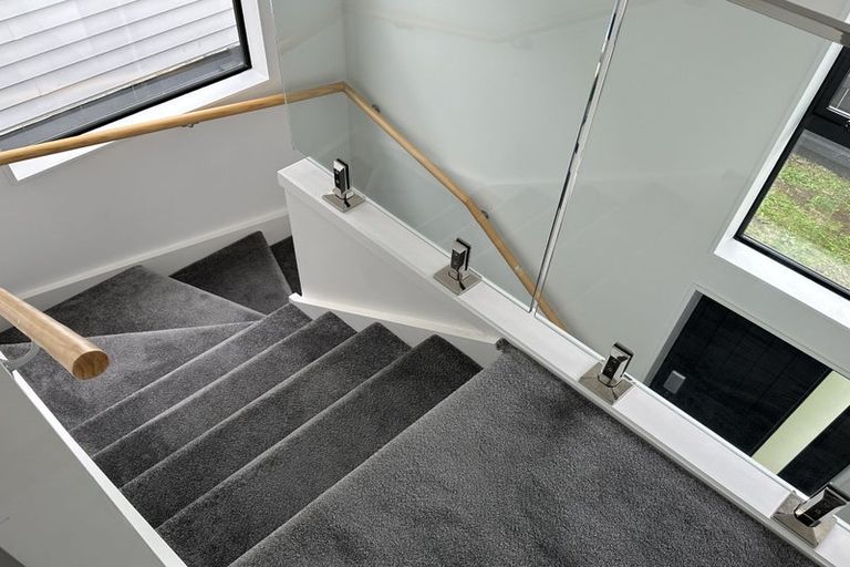 Photo of property in 4 Kaha Lane, Henderson, Auckland, 0612