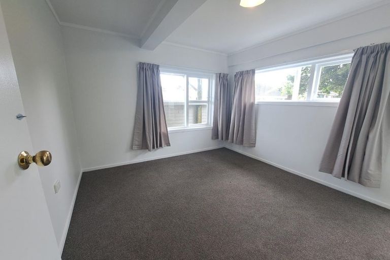 Photo of property in 100 Barrys Road, Glendene, Auckland, 0602