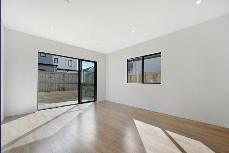 Photo of property in 27 Huringa Road, Karaka, 2113