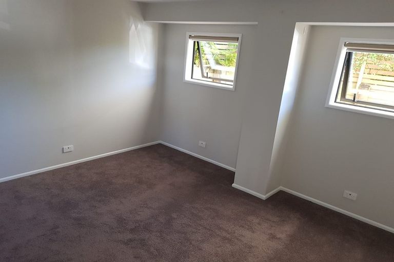 Photo of property in 1/690 Beach Road, Browns Bay, Auckland, 0630