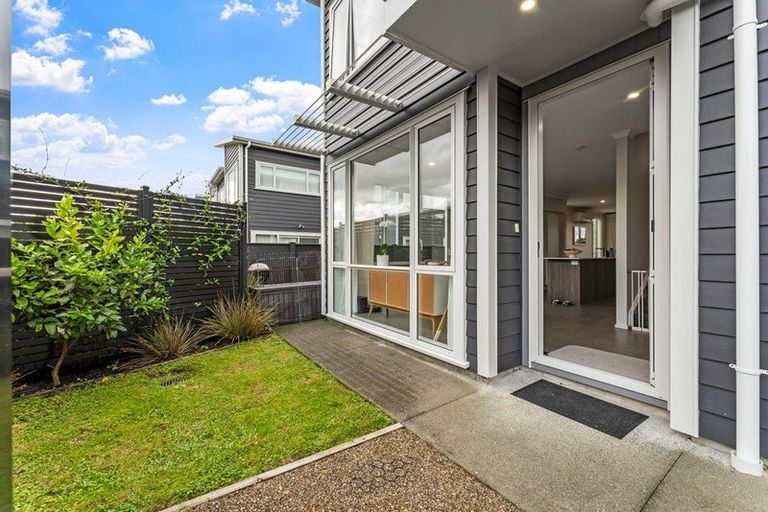 Photo of property in 6 Taitonga Lane, Stanmore Bay, Whangaparaoa, 0932