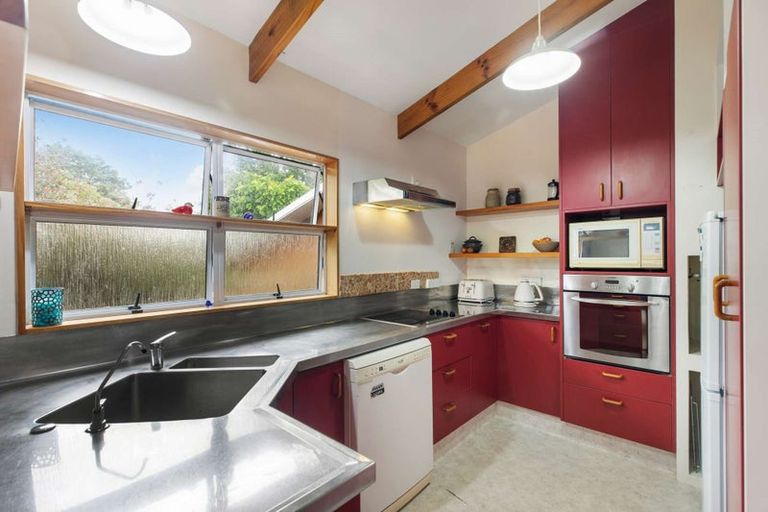 Photo of property in 1/31 Savoy Road, Glen Eden, Auckland, 0602
