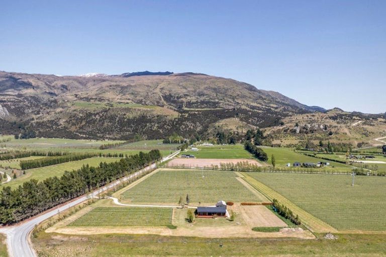 Photo of property in 90 Willowbank Road, Queensberry, Cromwell, 9383