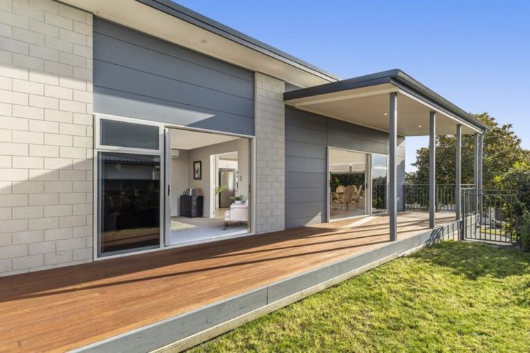 Photo of property in 30 Harbelle Close, Bethlehem, Tauranga, 3110