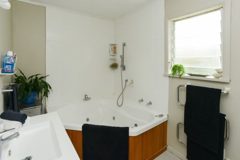 Photo of property in 7 Henderson Street, Otane, 4202