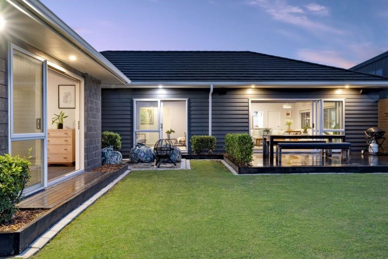 Photo of property in 36 Selliera Place, Papamoa Beach, Papamoa, 3118