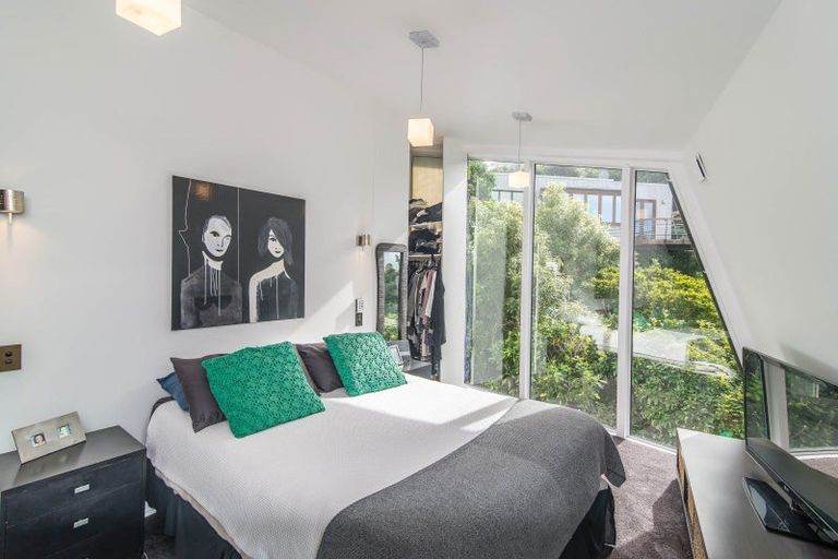 Photo of property in 64a Orangi Kaupapa Road, Northland, Wellington, 6012