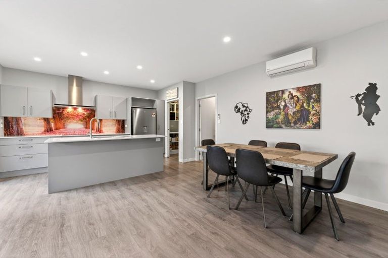 Photo of property in 3 Magnolia Lane, Kelvin Grove, Palmerston North, 4414