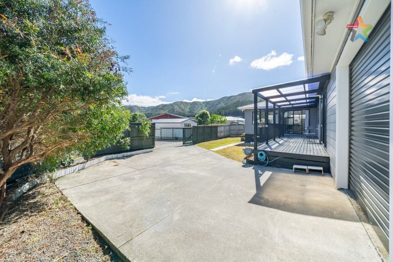 Photo of property in 5b Kilkenny Grove, Wainuiomata, Lower Hutt, 5014