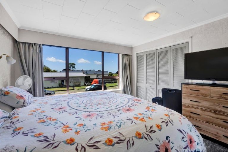 Photo of property in 1 Tainui Terrace, Inglewood, 4330