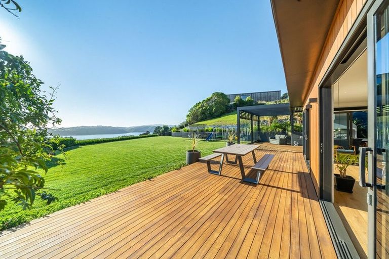 Photo of property in 13 Manapouri Lane, Aotea, Porirua, 5024