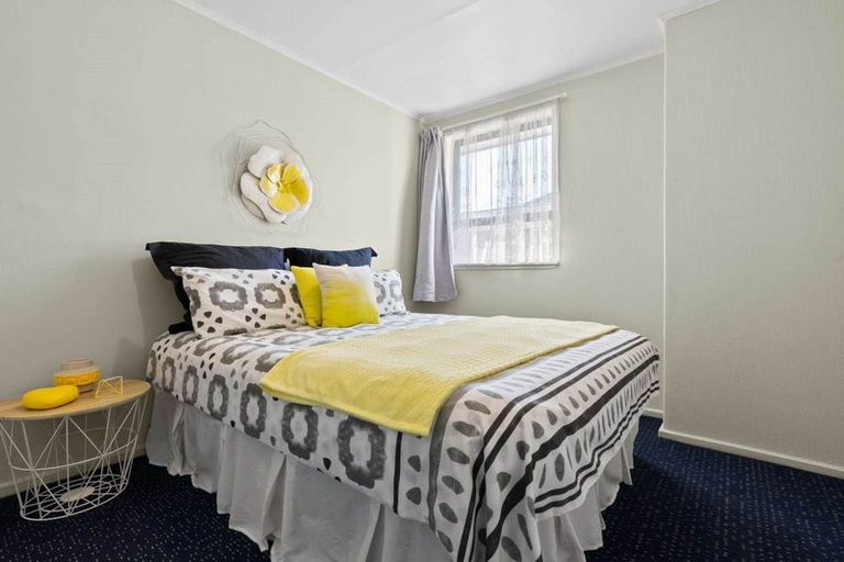 Photo of property in 2/7 Manuia Road, Takanini, 2112