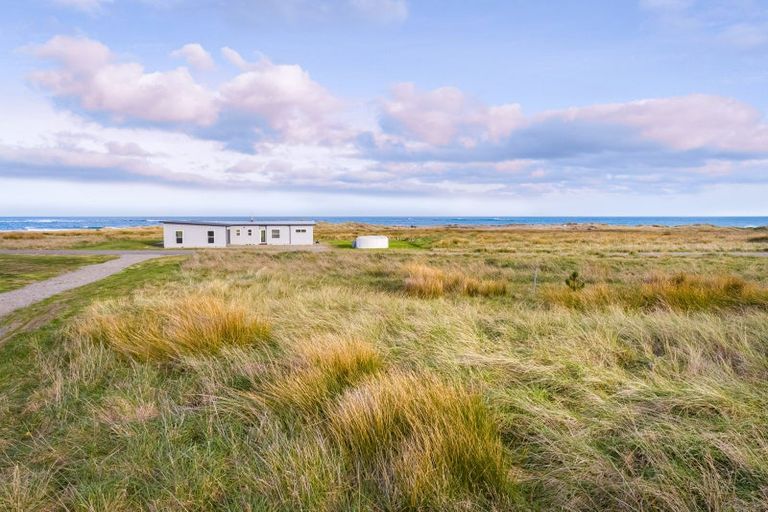 Photo of property in 12 Reefview Way, Flat Point, 5883