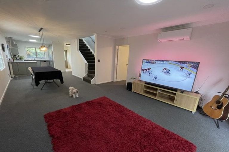 Photo of property in 29 Verdale Circle, Glen Eden, Auckland, 0602