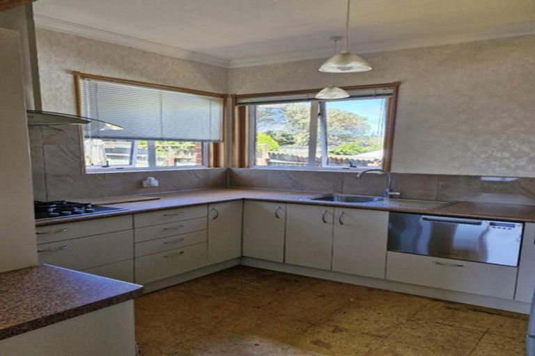 Photo of property in 10 Raniera Street, Glen Avon, New Plymouth, 4312