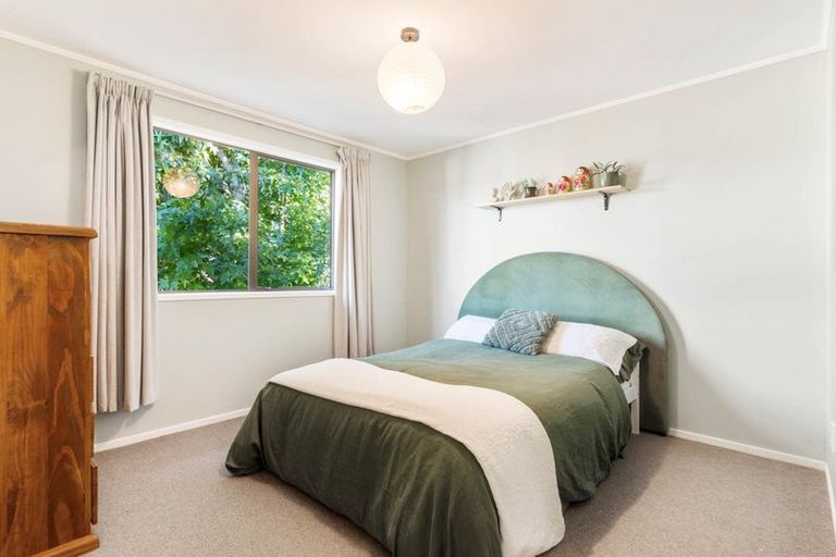 Photo of property in 87 Solar Road, Glen Eden, Auckland, 0602