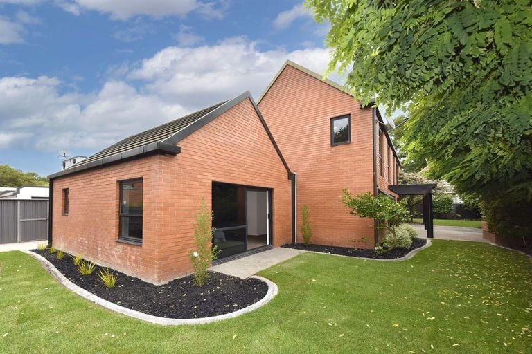 Photo of property in 10 Haineswood Lane, Sockburn, Christchurch, 8042