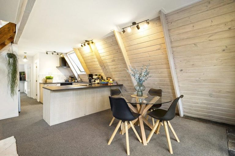 Photo of property in 1/5 Glenbush Place, Birkenhead, Auckland, 0626
