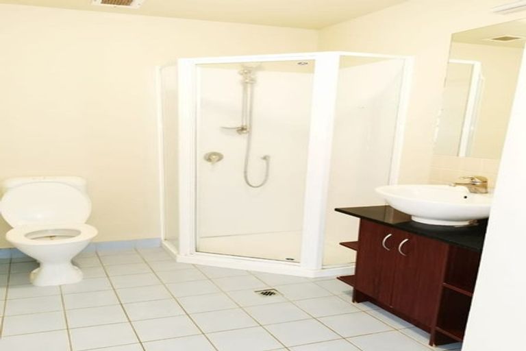 Photo of property in 2l/17 Crown Lynn Place, New Lynn, Auckland, 0600