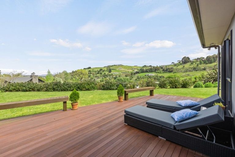 Photo of property in 18 Lakeview Terrace, Taradale, Napier, 4112