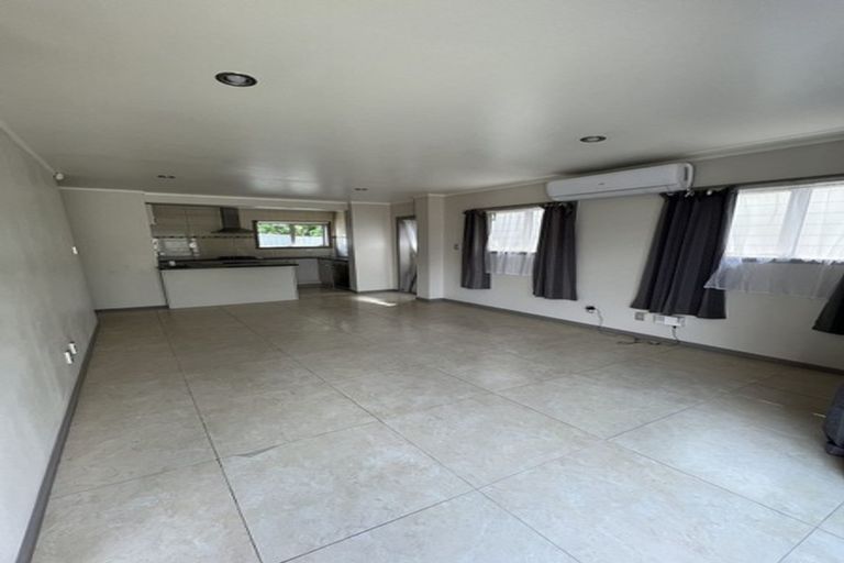 Photo of property in 69 Walworth Avenue, Pakuranga Heights, Auckland, 2010