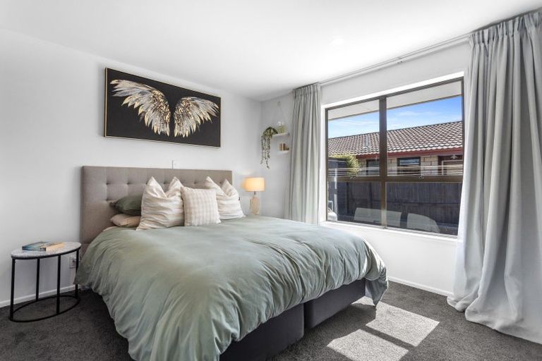 Photo of property in 2/12 Camrose Place, Ilam, Christchurch, 8041