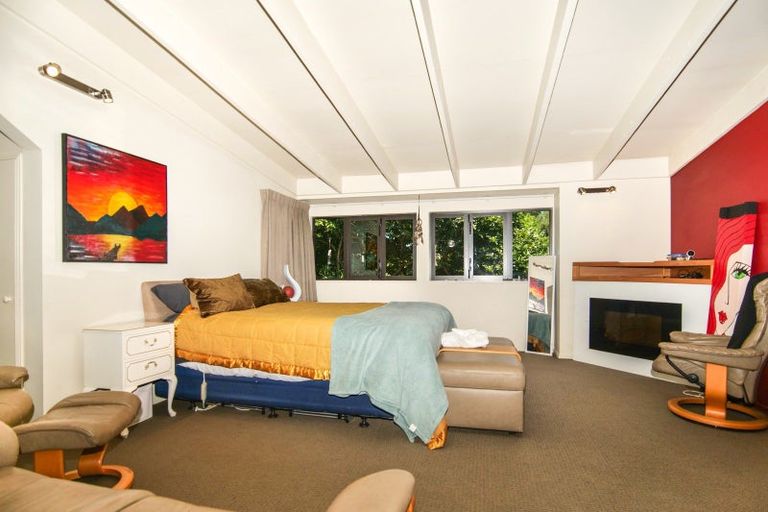 Photo of property in 79 Queen Street, Westport, 7825