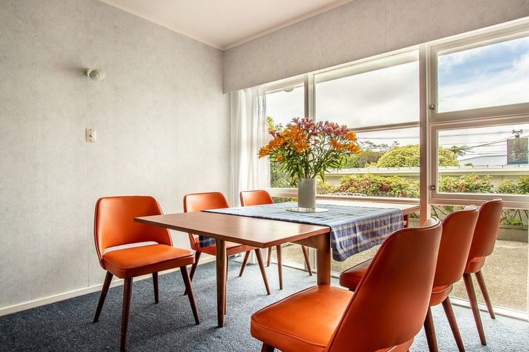 Photo of property in 14 Robert Street, Newlands, Wellington, 6037