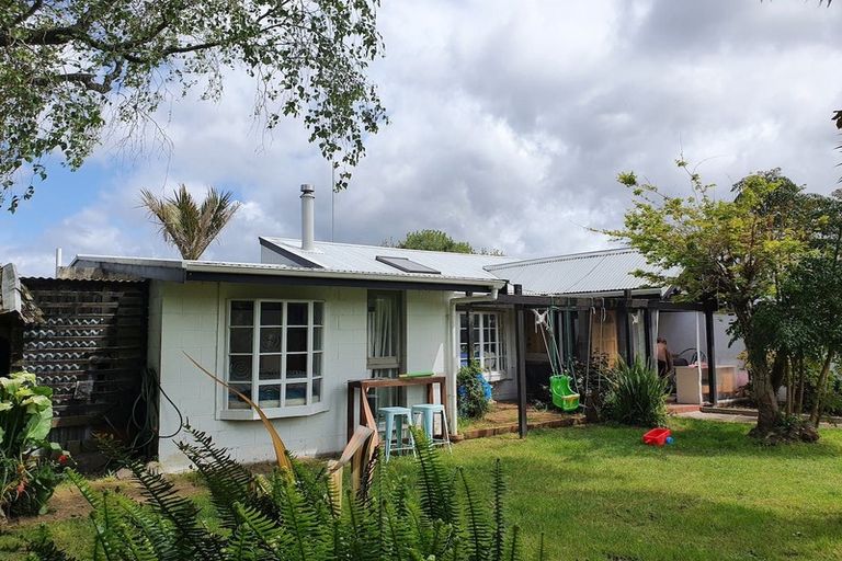 Photo of property in 3/9 Poinsettia Place, Henderson, Auckland, 0610