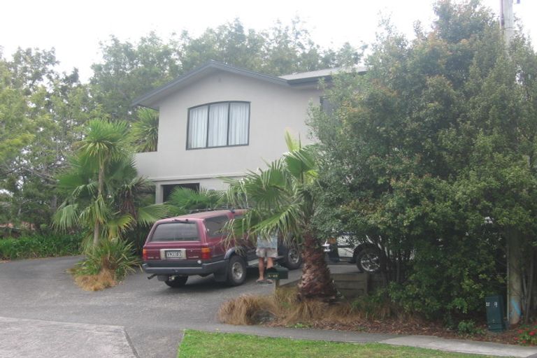 Photo of property in 23a Peach Road, Glenfield, Auckland, 0629