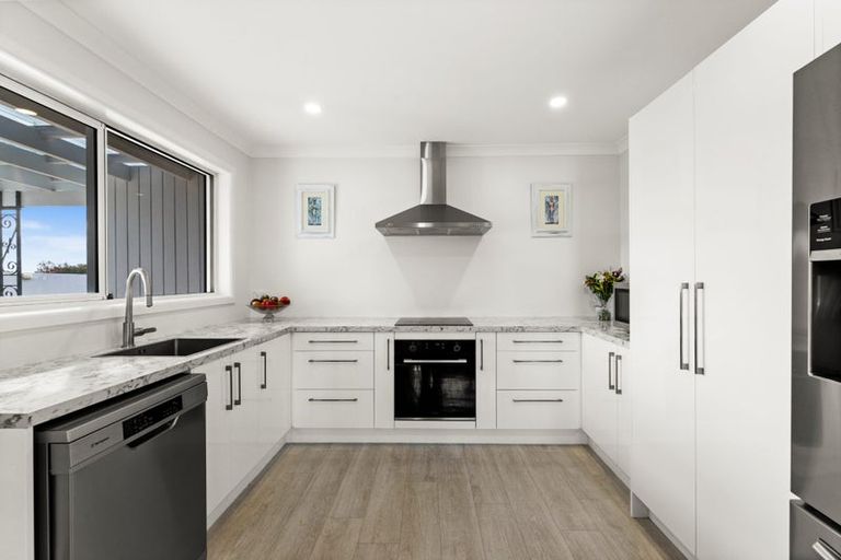 Photo of property in 73 Brookvale Road, Havelock North, 4130
