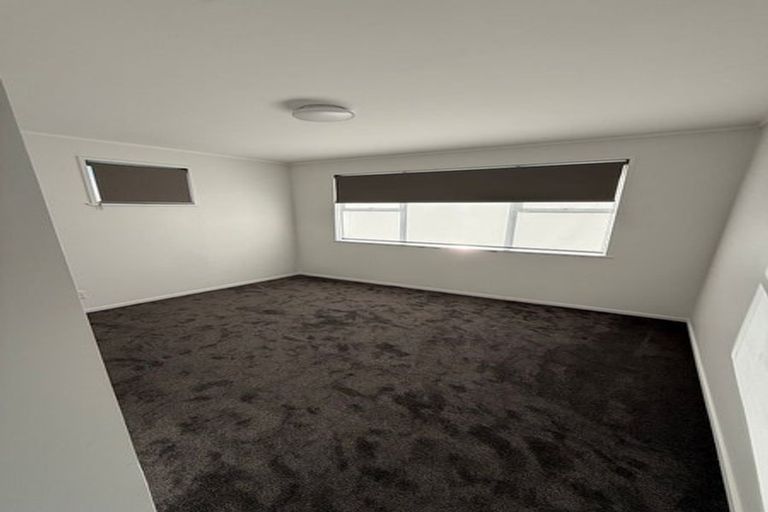 Photo of property in 11 Blanes Road, Weymouth, Auckland, 2103