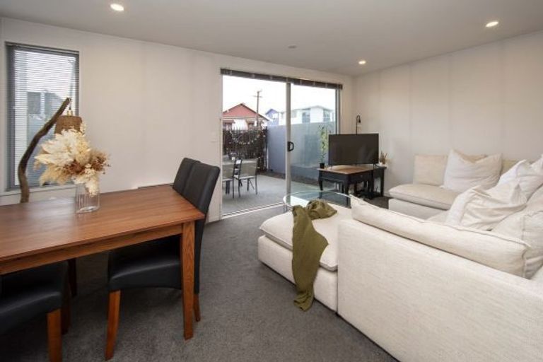 Photo of property in 2/318 Barbadoes Street, Christchurch Central, Christchurch, 8011