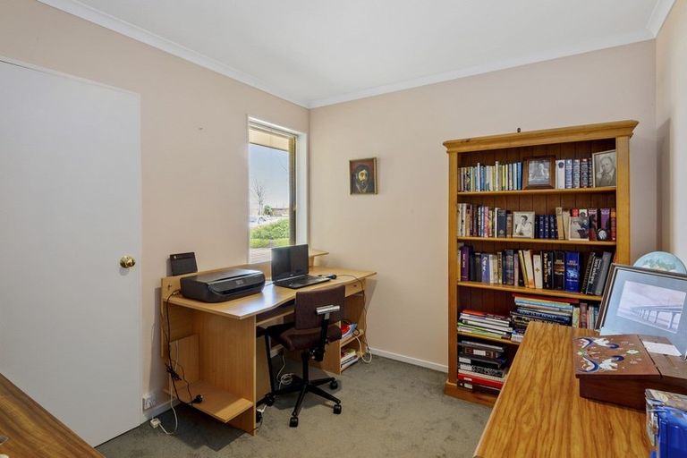 Photo of property in 17 Richard Seddon Drive, Northwood, Christchurch, 8051