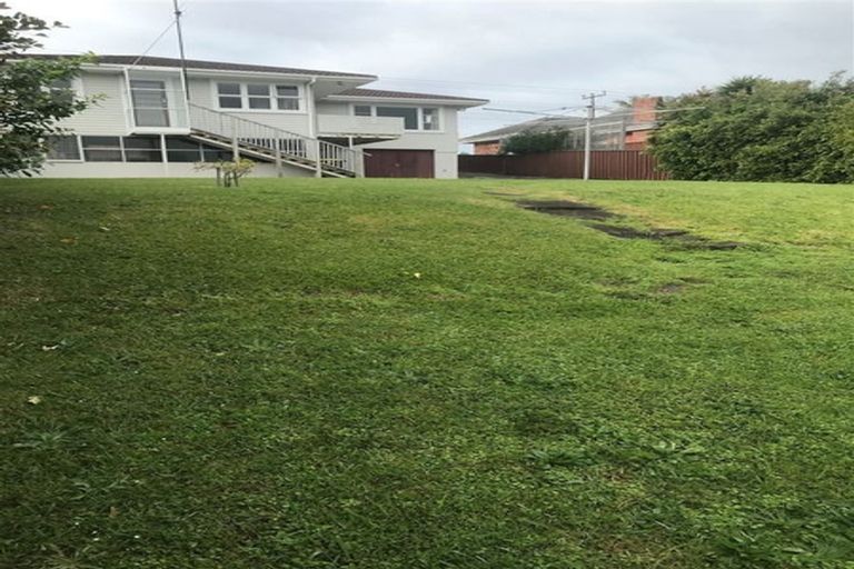 Photo of property in 76 Pupuke Road, Hillcrest, Auckland, 0627