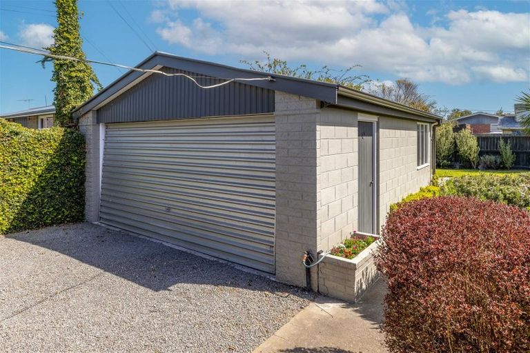Photo of property in 215 Avonhead Road, Avonhead, Christchurch, 8042