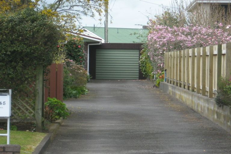 Photo of property in 2/145 Tukapa Street, Westown, New Plymouth, 4310