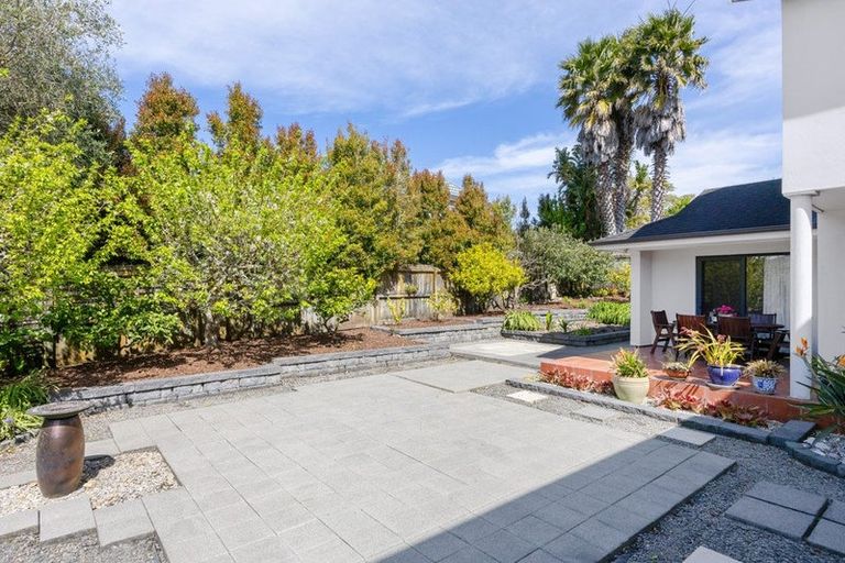 Photo of property in 24 Oakway Drive, Schnapper Rock, Auckland, 0632
