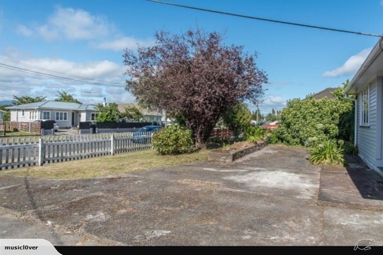 Photo of property in 11 Maire Street, Otaki, 5512