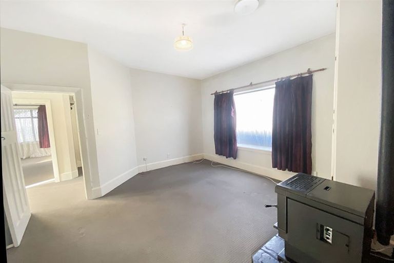 Photo of property in 9 Defoe Place, Waltham, Christchurch, 8023