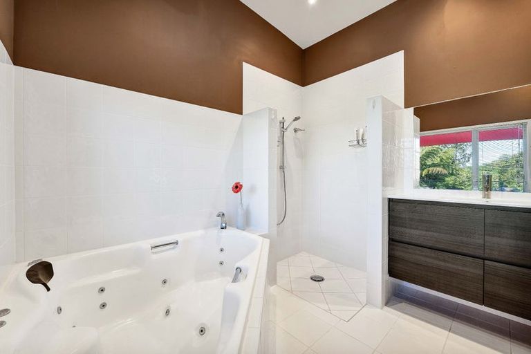 Photo of property in 181a Heta Road, Highlands Park, New Plymouth, 4312