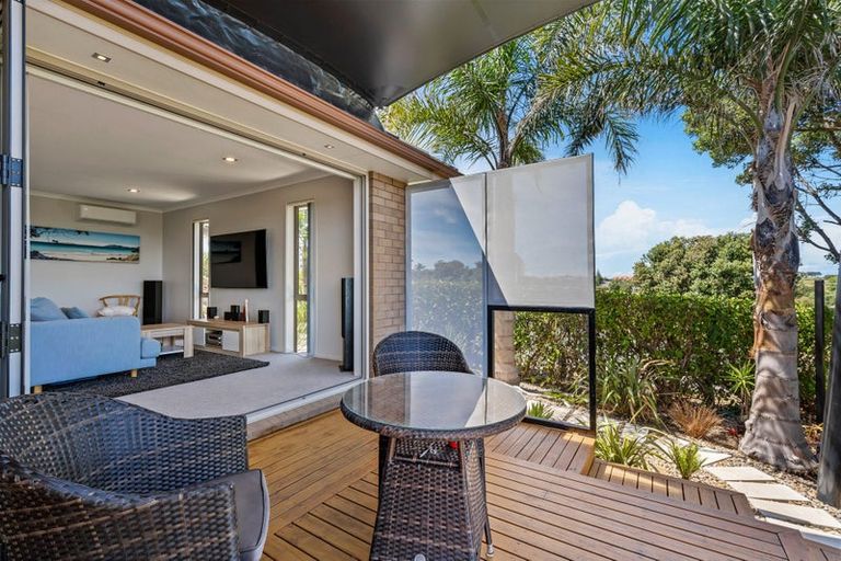 Photo of property in 16 Lagoon View, Gulf Harbour, Whangaparaoa, 0930