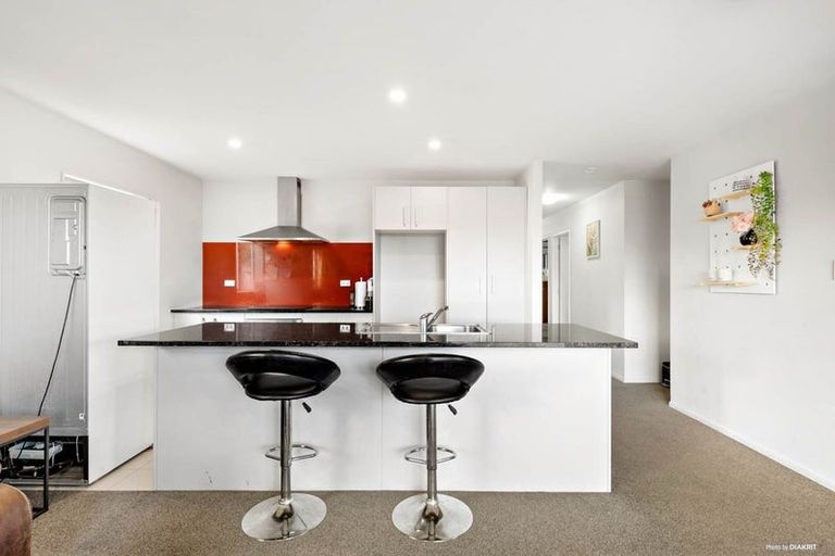 Photo of property in 30 Popokatea Drive, Takanini, 2112