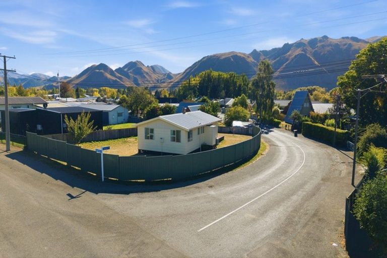 Photo of property in 11 Waitaki Drive East, Otematata, 9412