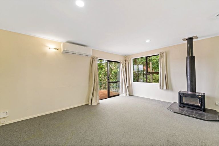 Photo of property in 64 Sunvue Road, Glen Eden, Auckland, 0602