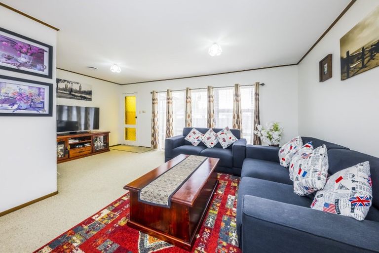 Photo of property in 2/55 Great South Road, Manurewa, Auckland, 2102