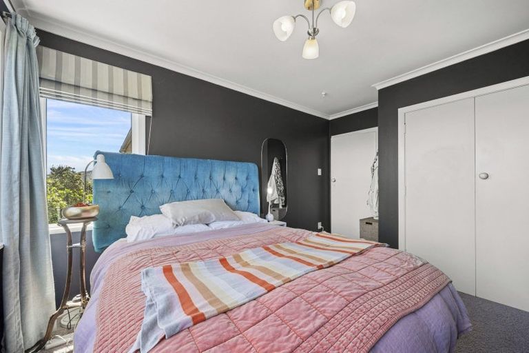 Photo of property in 20 Huntingdon Street, Northland, Wellington, 6012