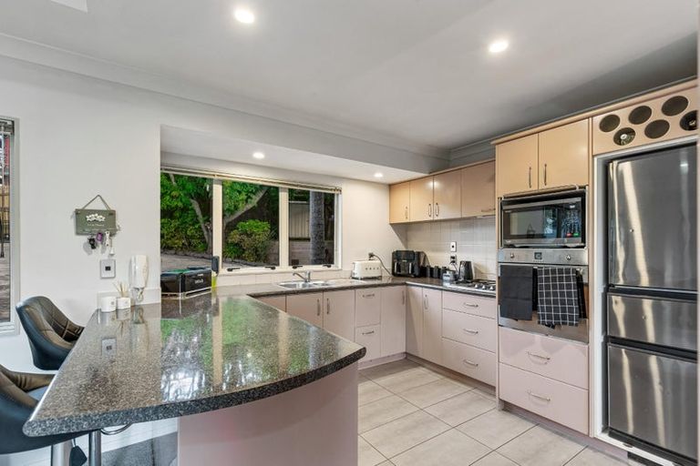 Photo of property in 34 Vermeer Place, West Harbour, Auckland, 0618